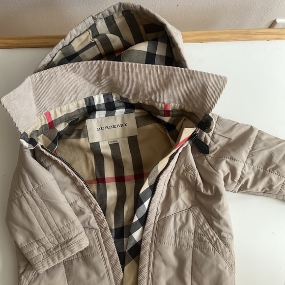Burberry winter jacket - Picture 9 of 9